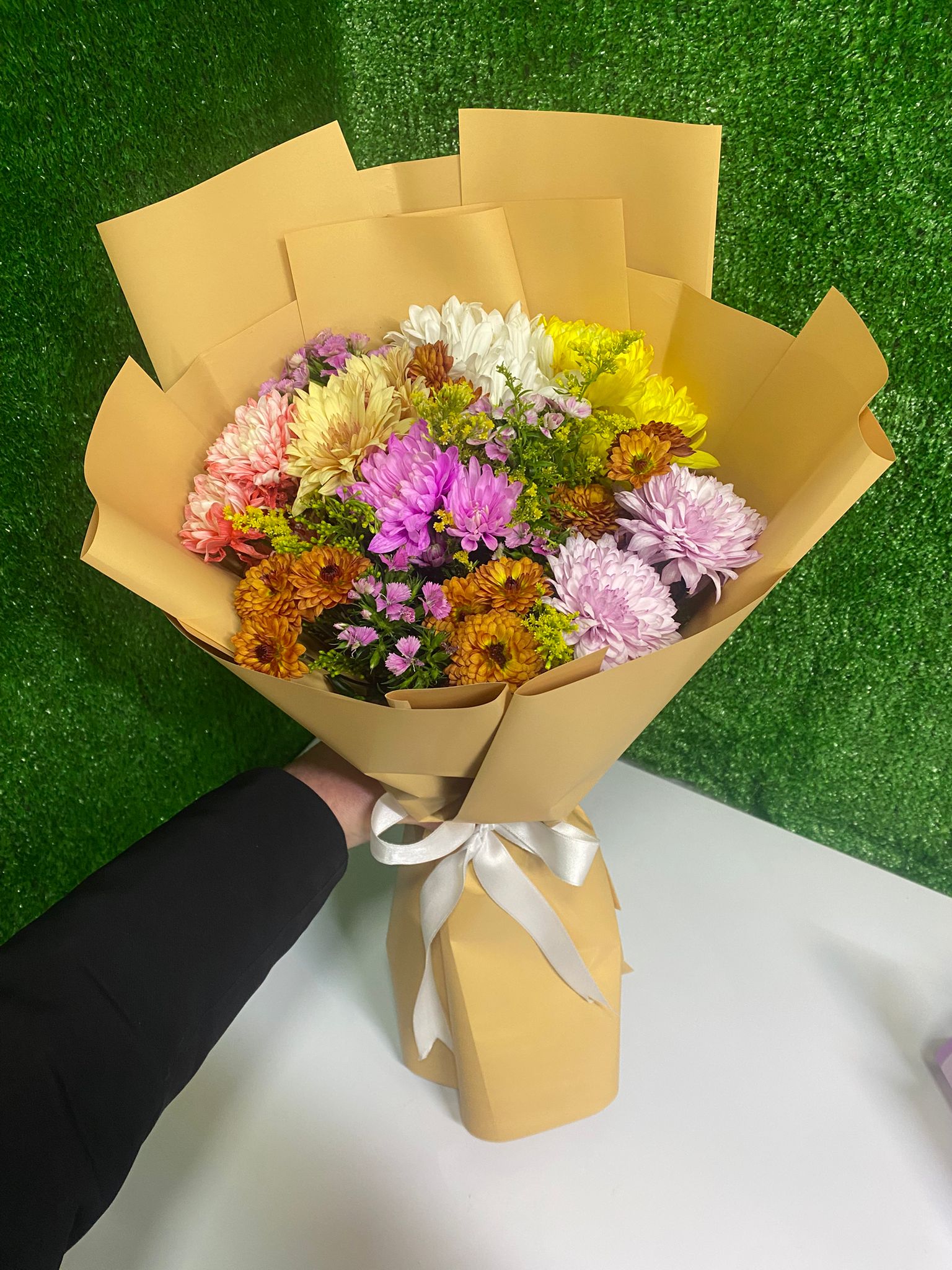 Altın Dokunuş Renkli Krizantem Buketi